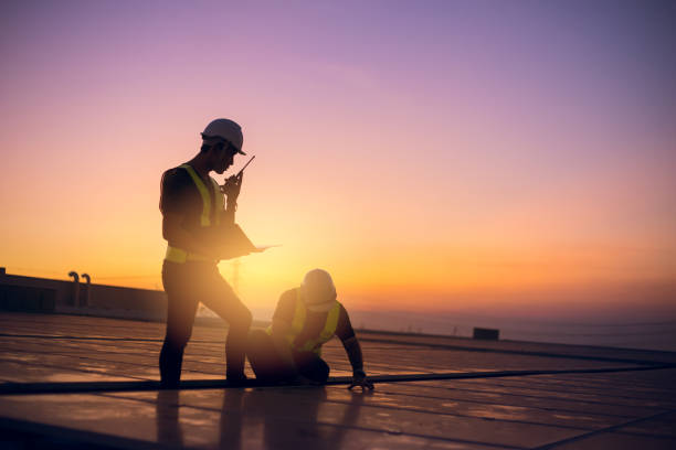Best Roof Gutter Cleaning  in West Des Moines, IA